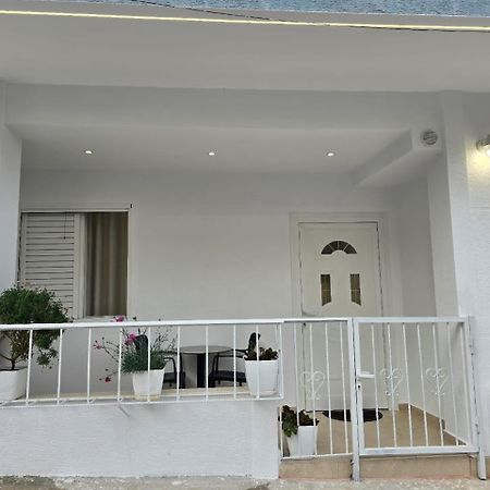 Aila Apartment Sarandë Exterior foto
